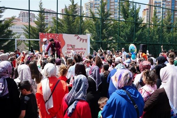 Etkinlikler, Efendibey Mahallesi Mustafa Yiğit Millet Bahçesi’nde start aldı. Her