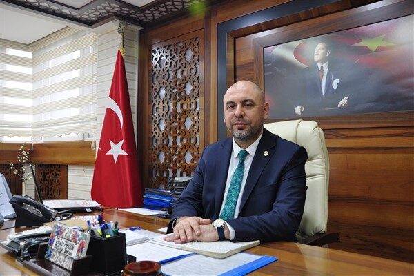 Temel İhtiyaç Derneği (TİDER) tarafından düzenlenen zirvede, "Sokak Hayvanları için