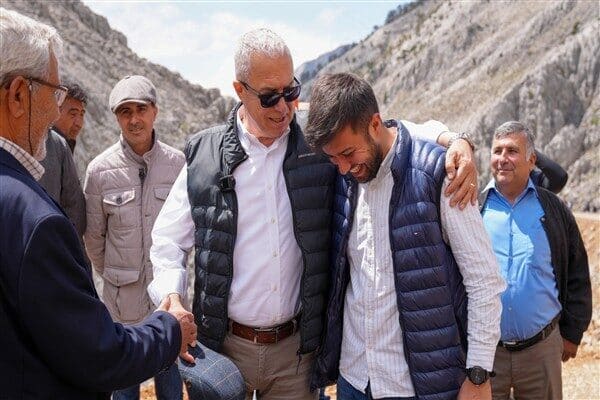 CHP Alanya İlçe Başkanı Bülent Kandemir ve diğer yetkililer, Demirkapı