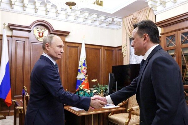 Rusya Devlet Başkanı Putin, Moskova Bölge Valisi Andrey Vorobyov ile