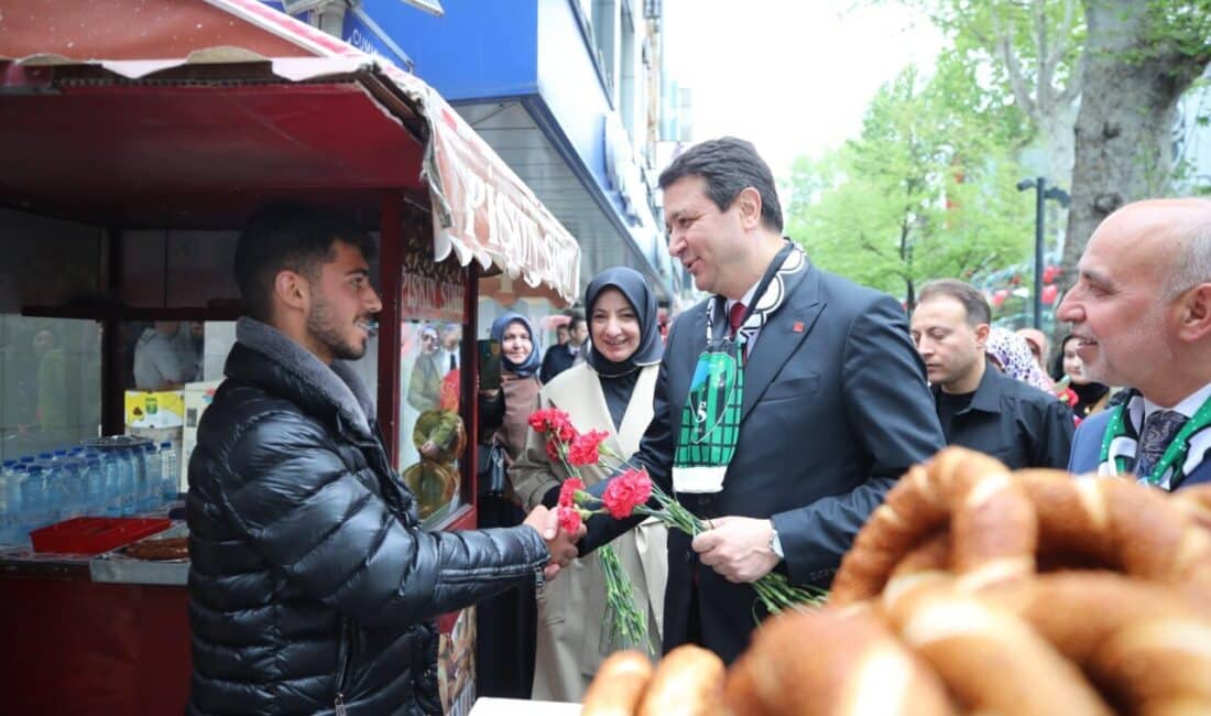Saadet Partisi Genel Başkanı Mahmut Arıkan, Kocaeli'de esnaf ile bir