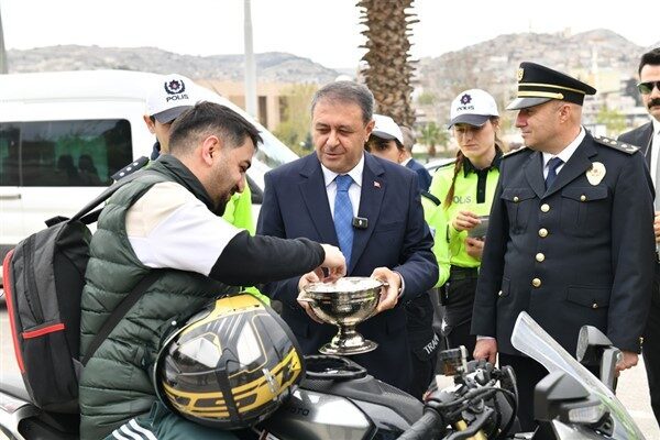 Dokuz günlük Ramazan Bayramı tatilinde sona gelinirken Şanlıurfa Valisi Hasan