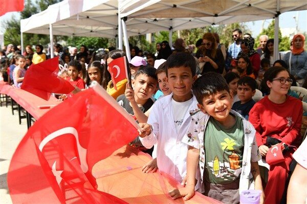 23 Nisan Ulusal Egemenlik ve Çocuk Bayramı kutlamaları yurt genelinde