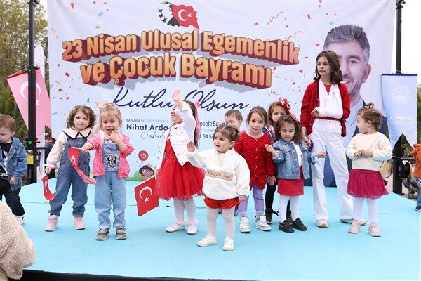 23 Nisan, Sapanca Belediyesi Düğün Salonu’na çıkan yol güzergahında Sapanca