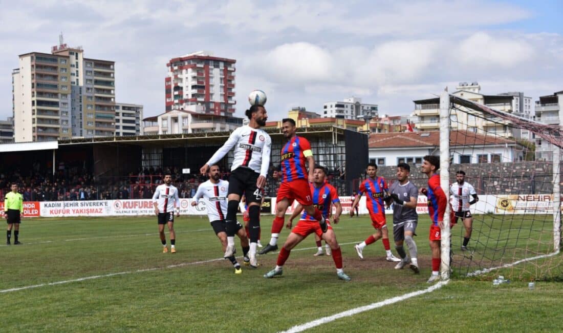Firkan Tüysüz İlçe Stadı’nda saat 14.00’te başlayan maçı Siverek Belediye