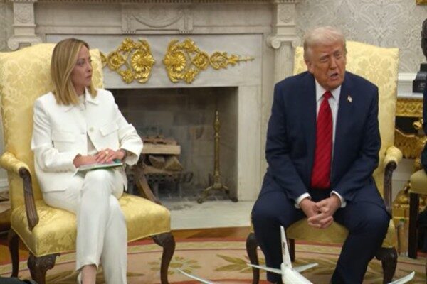 Anlaşma ilk olarak Şubat ayında, Trump ile Ukrayna Devlet Başkanı