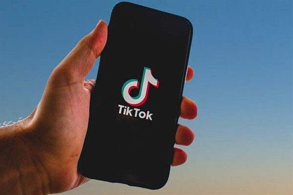 Trump, Truth Social'da "TikTok'un 'karanlığa gömülmesini' istemiyoruz. Anlaşmayı tamamlamak için