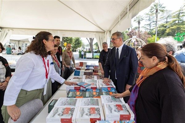 18-27 Nisan 2025 tarihleri arasında festival gibi bir organizasyonla kitapseverleri;