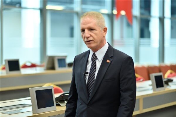 İstanbul Valisi Ali Yerli Gül, 1 Mayıs etkinliklerine izin verirken,