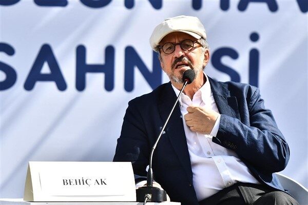 Fuarın onur konuğu karikatürist, yazar ve belgesel film yönetmeni Behiç