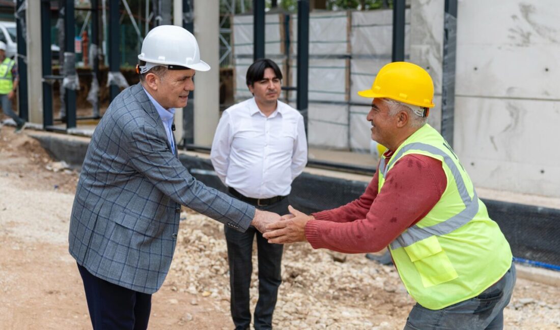 Mersin Yenişehir Belediye Başkanı Abdullah Özyiğit,her iki projenin inşaatının büyük