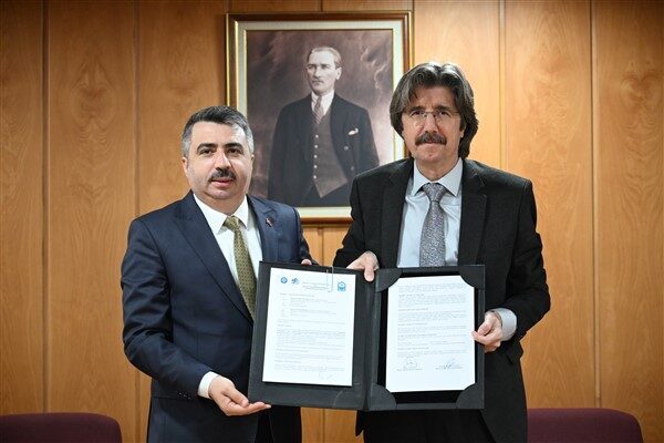 Yıldırım Belediye Başkanı Oktay Yılmaz ve Bursa Uludağ Üniversitesi Rektörü