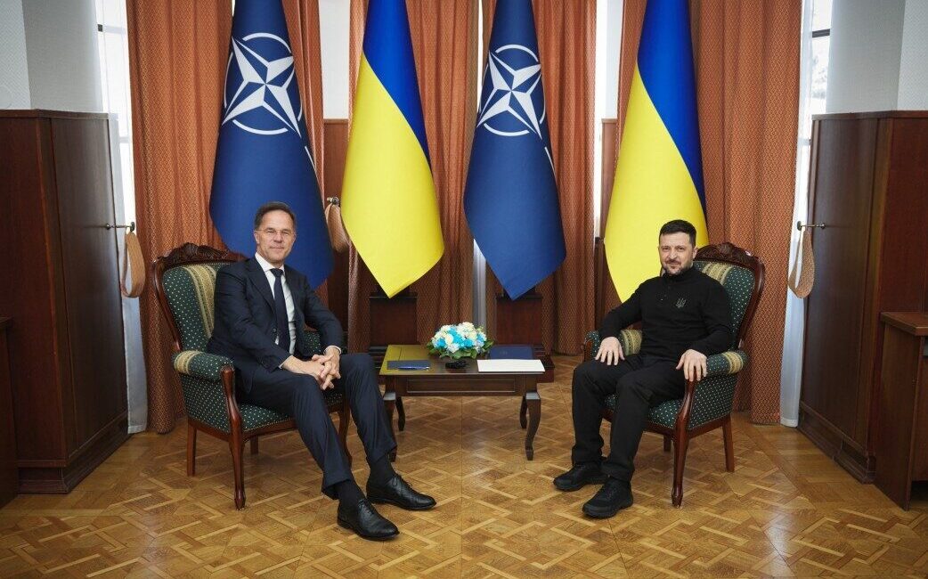 Ukrayna Devlet Başkanı Volodimir Zelenski, Ukrayna'ya ziyaret gerçekleştiren NATO Genel