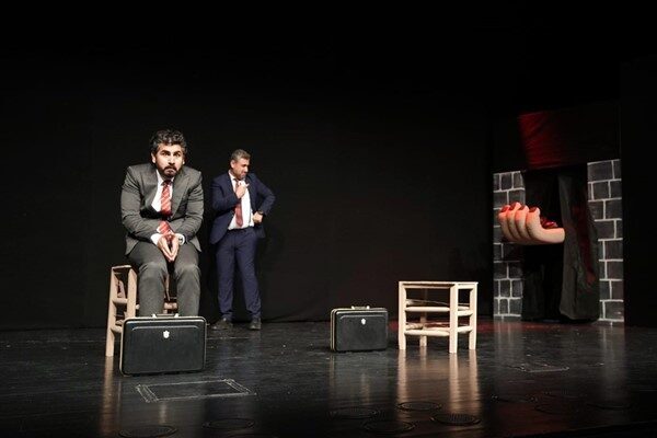 Amed Tiyatro Festivali, Diyarbakır Büyükşehir Belediyesi Şehir Tiyatrosu tarafından düzenlenmekte.
