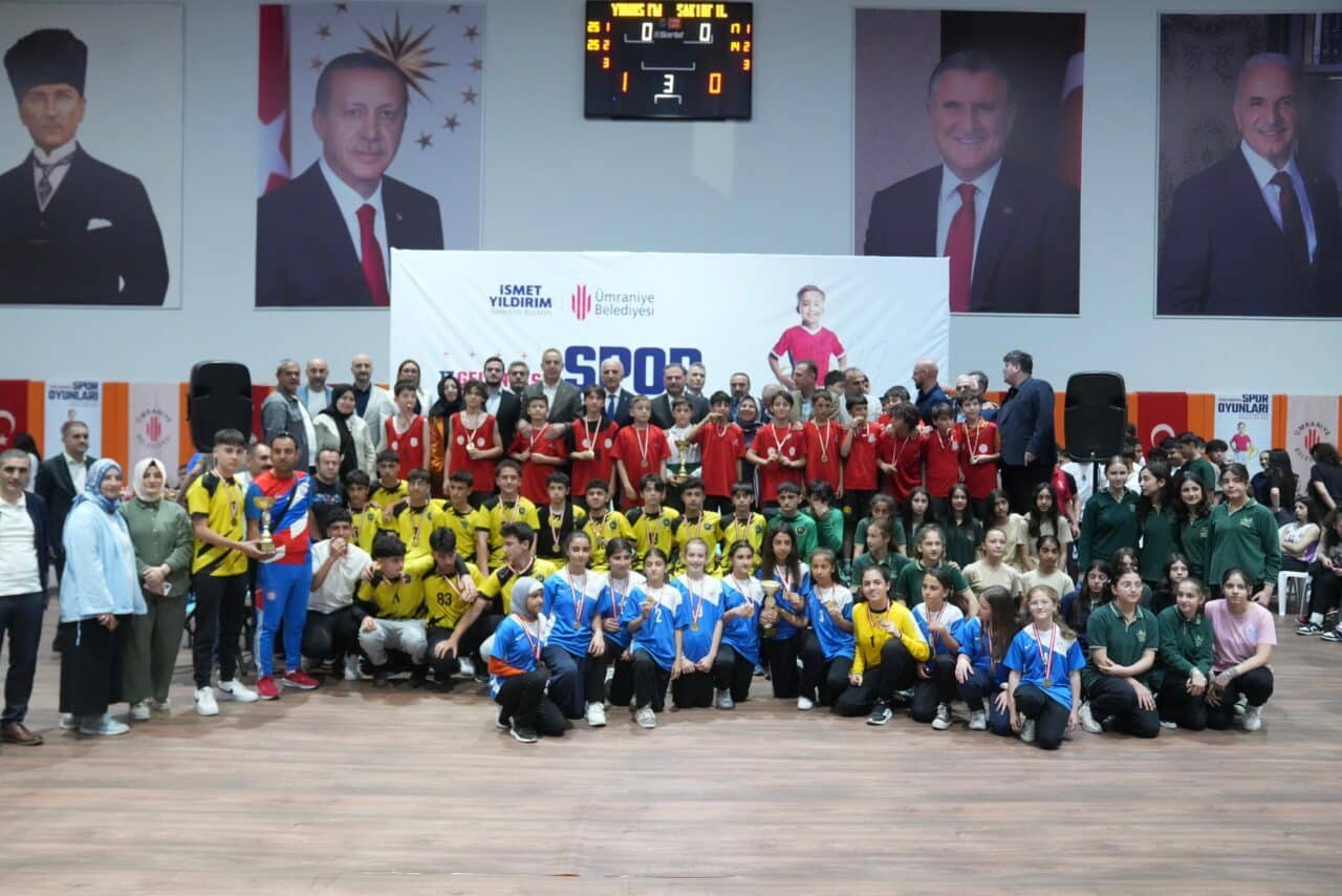 Ümraniye Belediyesi tarafından 14 ayrı branşta düzenlenen ve 38 bin öğrencinin