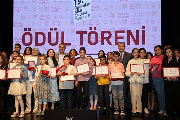 Zeytinburnu Belediyesi tarafından düzenlenen 19. Geleneksel Kitap Okuma Yarışması Ödül