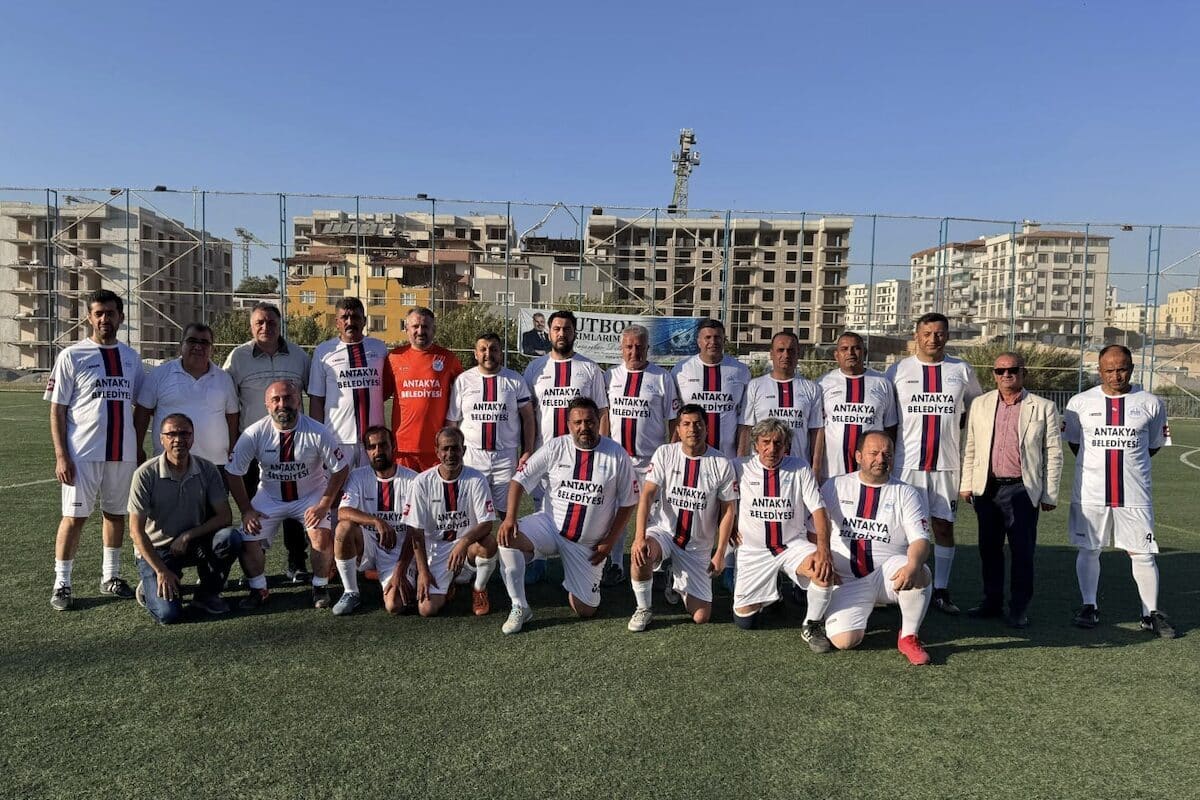 Esentepe Futbol Sahası’nda gerçekleşen ilk mücadelede Antakya Belediyesi ile Harbiye