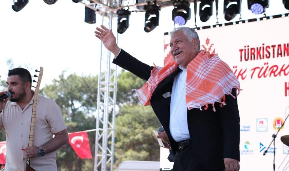 Adana Büyükşehir Belediye Başkanı Zeydan Karalar, Şölen etkinliğinde Yörük kıyafetiyle