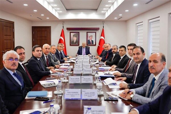 Adana Valisi Yavuz Selim Köşger önderliğinde Adana Sosyal Dönüşüm Programı