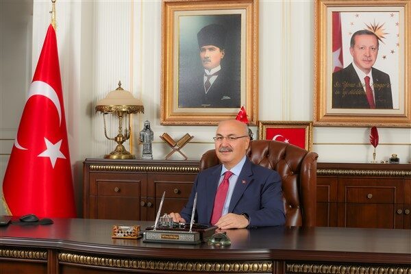 Adana Valisi Yavuz Selim Köşger, bağımsızlık tutkusunun milletin sinesinde alevlendiği;