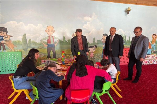 Otizmli çocuklar ve aileleri, Aile Yaşam Merkezi'nde düzenlenen etkinlikte keyifli