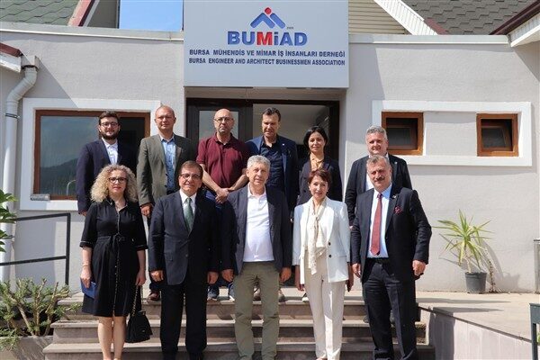 Anahtar Parti Genel Başkan Yardımcıları Mimar Emine Küçükali (Çevre, Şehircilik