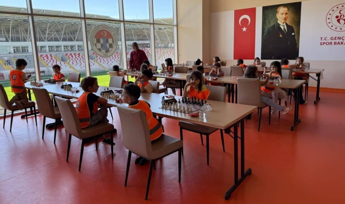 Satranç sevgisini küçük yaşlarda aşılamak amacıyla gerçekleştirilen etkinliğe 84 anaokulu