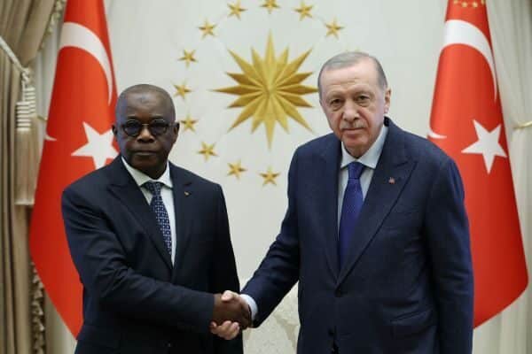 Cumhurbaşkanı Recep Tayyip Erdoğan, Angola Büyükelçisi Joao Salvador Dos Santos