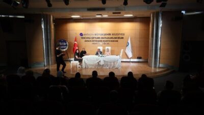 Antalya Belediyesi Evlendirme Dairesi'nde 25 çift aynı anda nikah kıyarak