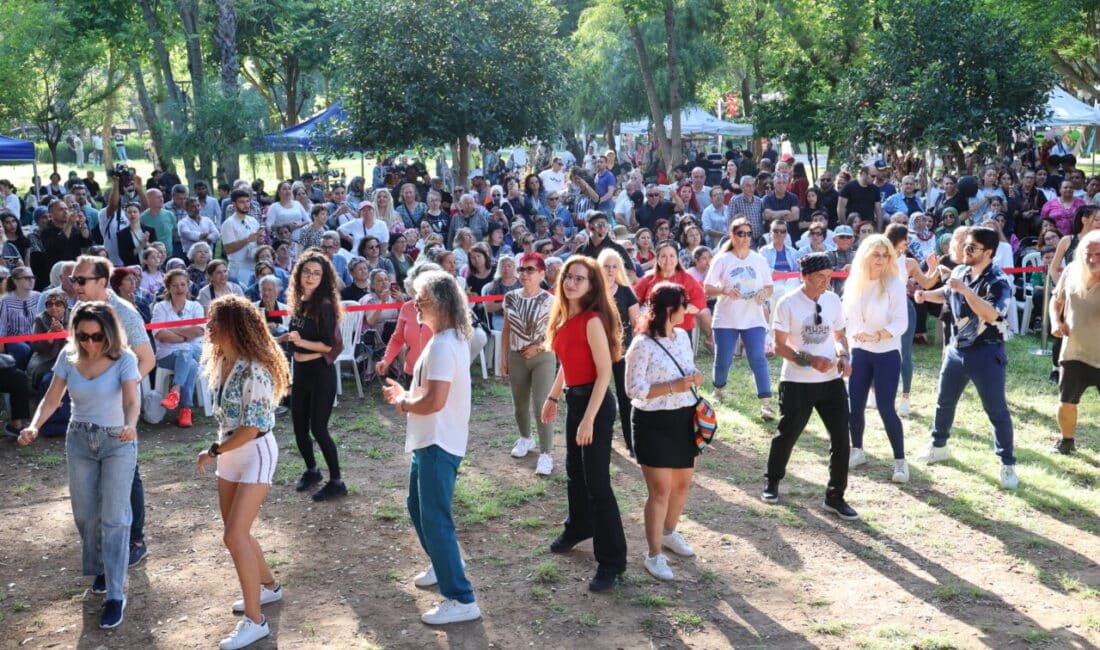 Antalyalılar, baharın gelişini festivalle kutladı. Konser, dans gösterileri ve Hıdırellez