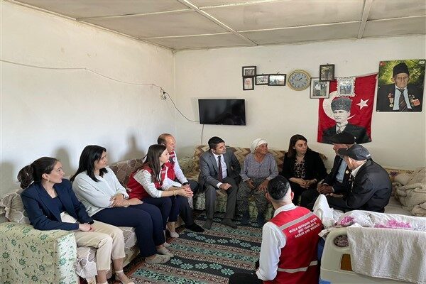 Kore Gazisi Mehmet Gün'e doğum günü ziyareti: Ahmet Aras'tan kutlama