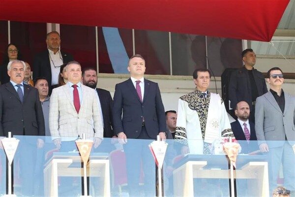 Ardahan Üniversitesi’nin 2024-2025 Akademik Yılı Mezuniyet Töreni gerçekleştirildi. Törende dereceye