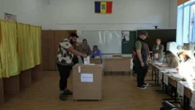 Nicușor Dan, Crin Antonescu'yu geride bırakarak Romanya siyasetini şaşırttı. Simion'un
