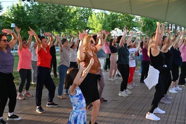 Manisa Büyükşehir Belediyesi Sanat ve Mesleki Eğitim Kursları (MASMEK) Zumba