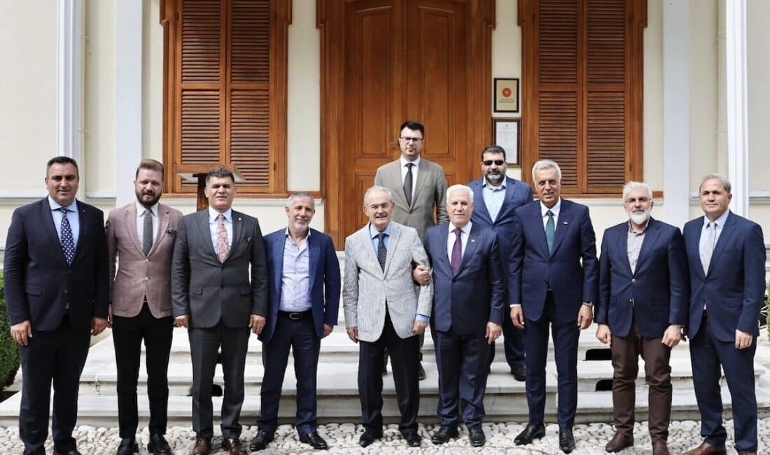 Hünkar Köşkü’nde düzenlenen açılış törenine Bursa Büyükşehir Belediye Başkanı Mustafa
