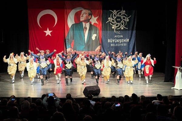 Aydın Büyükşehir Belediyesi Konservatuarı’nda notadan solfeje, farklı müzik türlerinden enstrümanlara