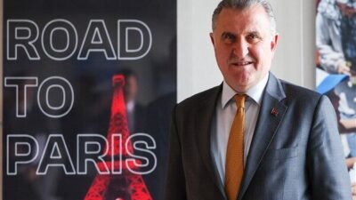 Gençlik ve Spor Bakanı Dr. Osman Aşkın Bak, Beşiktaş ve