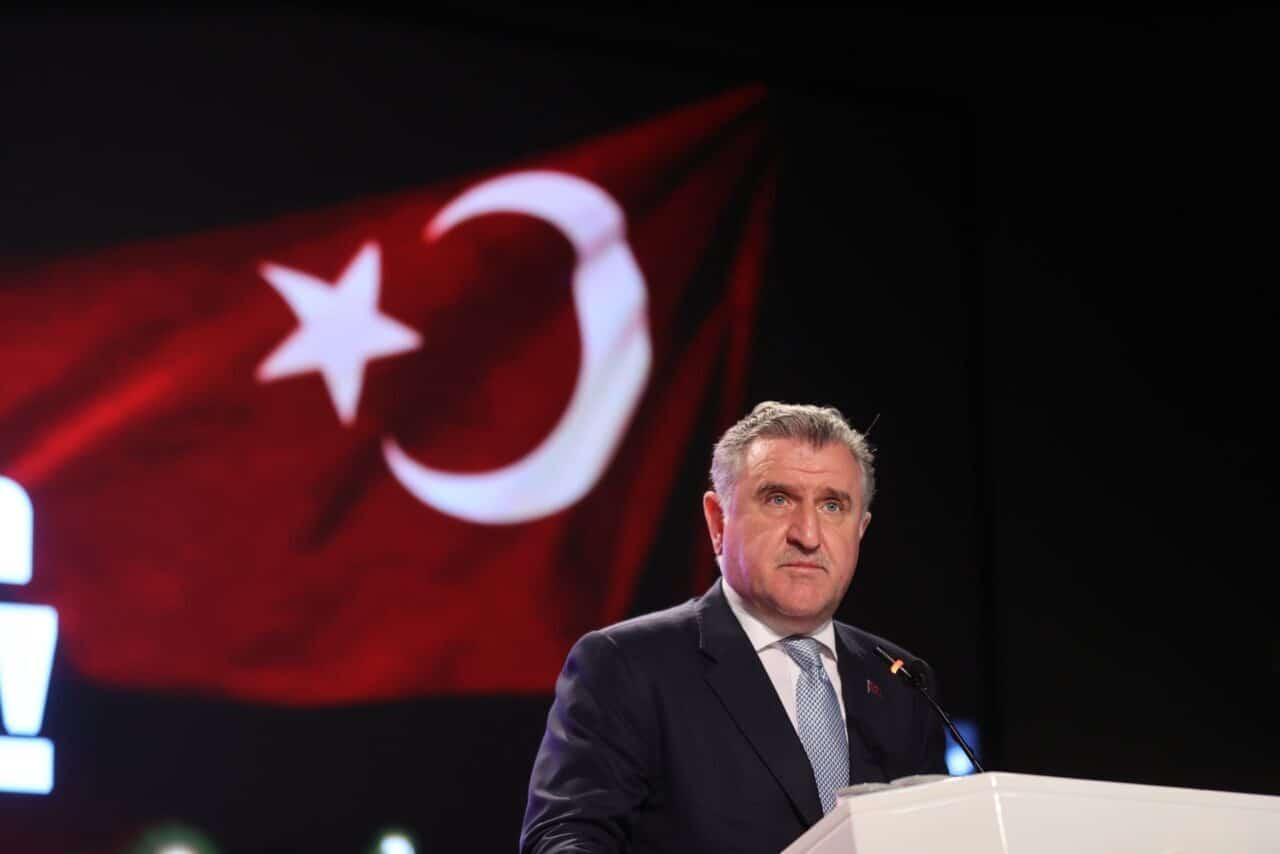 Gençlik ve Spor Bakanı, Trendyol 1. Lig'i ikinci sırada tamamlayarak