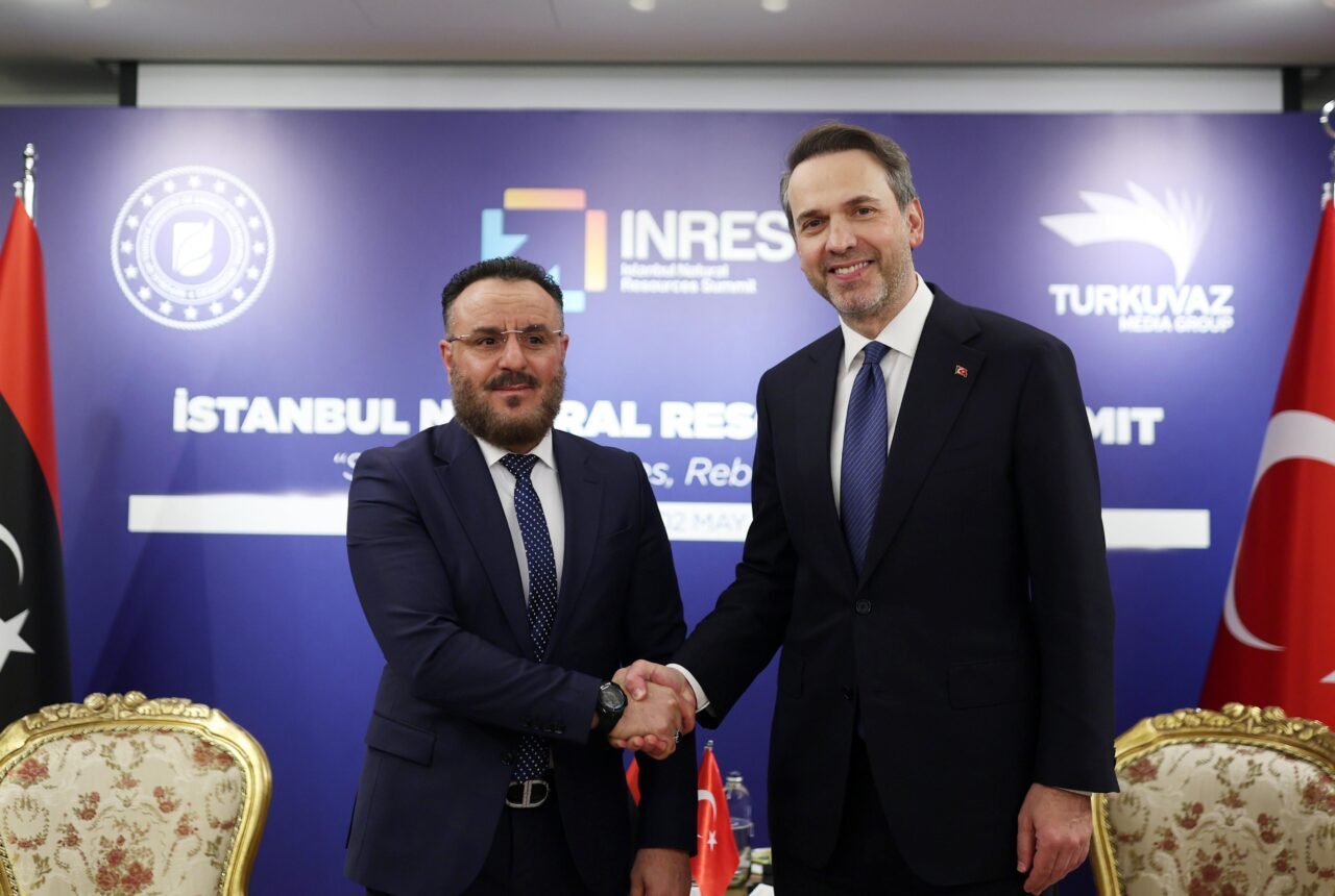 Alparslan Bayraktar, İstanbul'da Libya Sanayi ve Madenler Bakanı Ahmed Abu-Heisa