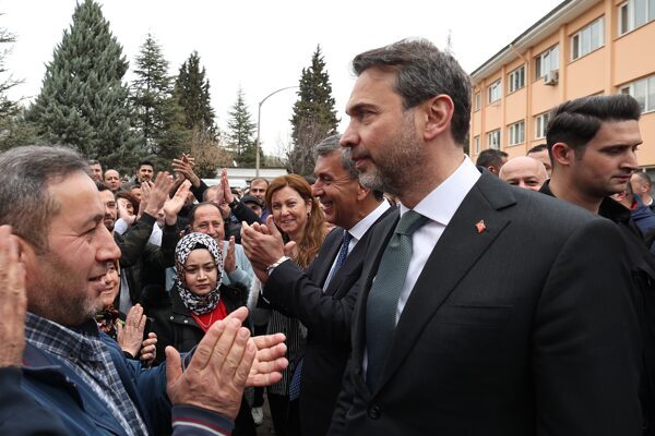 Alparslan Bayraktar ile Muhammed el-Beşir İstanbul'da bir araya geldi. Bakan