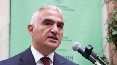 Kültür ve Turizm Bakanı Ersoy, AK Parti’nin Antalya ilçe başkanlarıyla