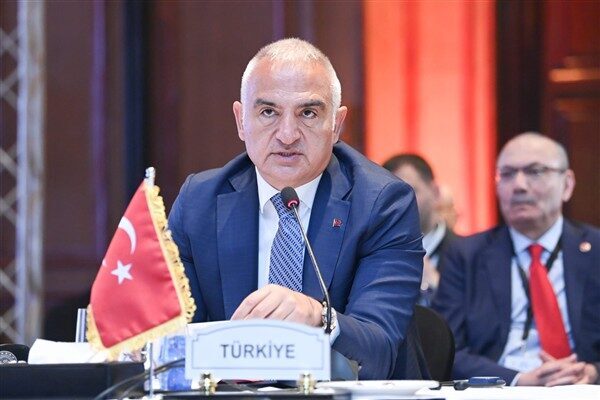 D-8 Ülkeleri Turizm Bakanları Toplantısında Mısır Bakanı Şerif Fathi'nin açılış