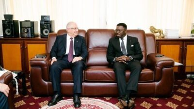 Milli Savunma Bakanı Hulusi Akar, Kamerun ziyareti sırasında ülkenin Cumhurbaşkanlığı