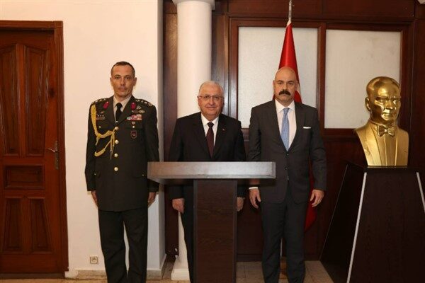 Milli Savunma Bakanı Yaşar Güler, Kamerun'a resmi ziyaret için gitti.