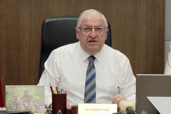 Kuzey Kıbrıs Milli Savunma Bakanı Yaşar Güler, Genelkurmay Başkanı Metin