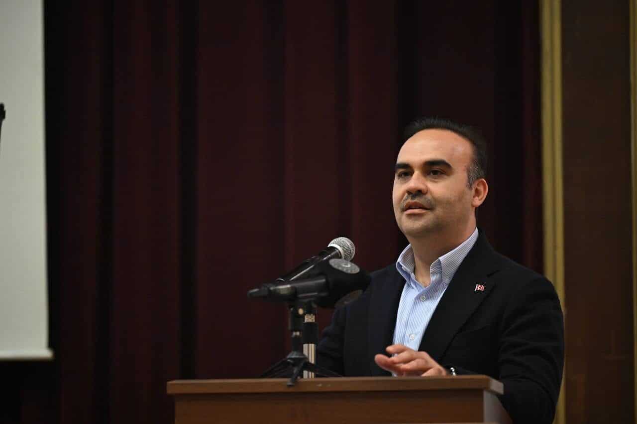 Bakan Kacır, Milli Teknoloji Akademisi'nde gençleri destekleyerek Türkiye'nin teknoloji alanındaki