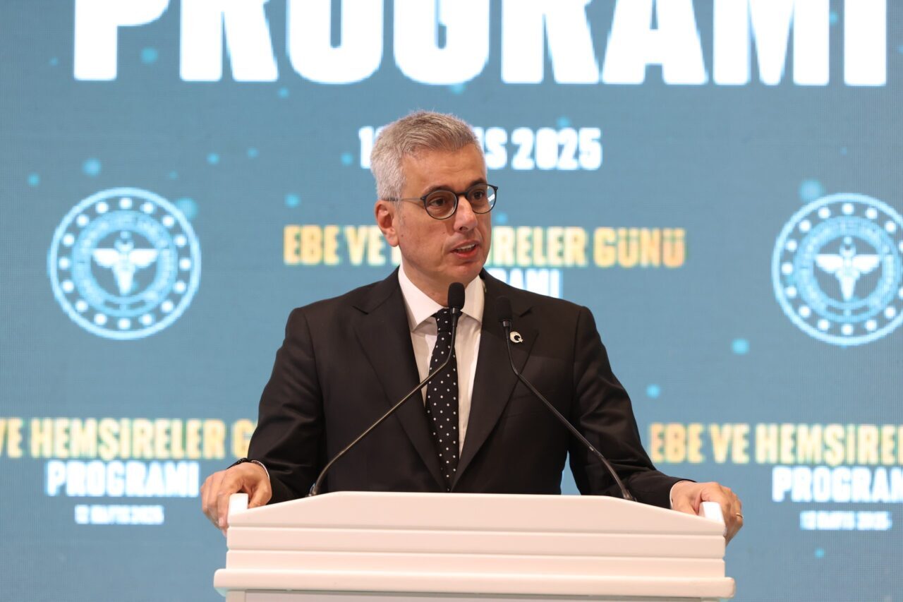 Sağlık Bakanı Dr. Kemal Memişoğlu, İstanbul Fizik Tedavi ve Rehabilitasyon