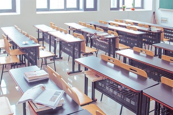 Milli Eğitim Bakanı Tekin, B.B.Gilman Durukan Ortaokulu'nu ziyaret ederek öğrencilerle