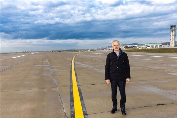 Ulaştırma ve Altyapı Bakanı Abdulkadir Uraloğlu'nun Veriden Karara Ulusal Yapay