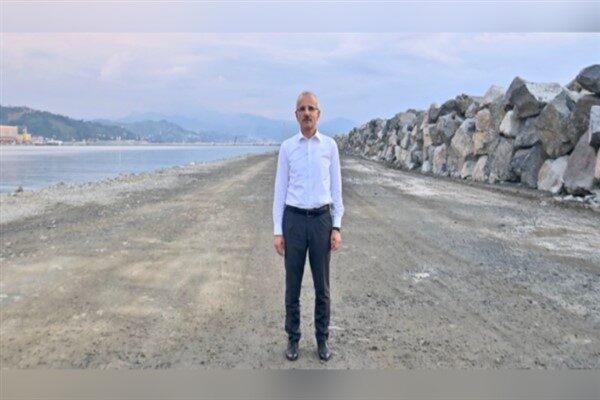 Uraloğlu,  15 Mayıs Hava Şehitlerini Anma Günü dolayısıyla açıklama yaptı. Bakan
